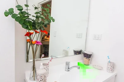 Chambre privée à Hennessy Street, image 3 de 15