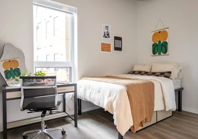 Habitación privada en 15th Avenue Southeast, imagen 1 de 10