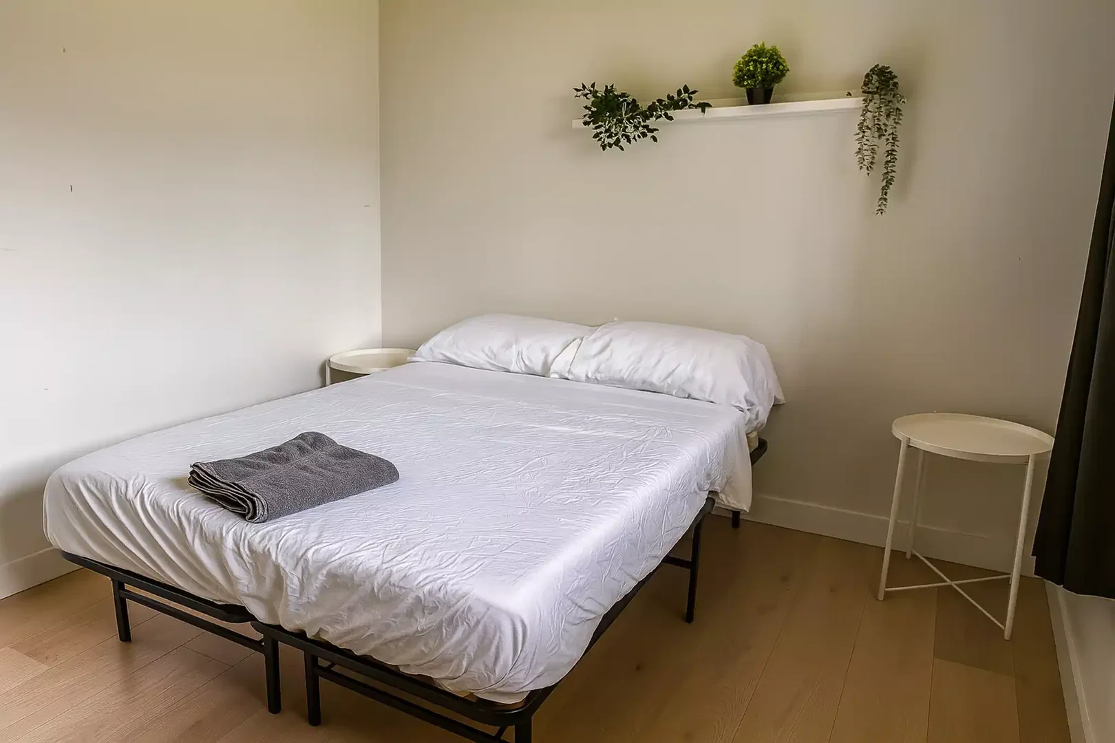 Stanza per studenti luminosa e ariosa con facile accesso all'università a 