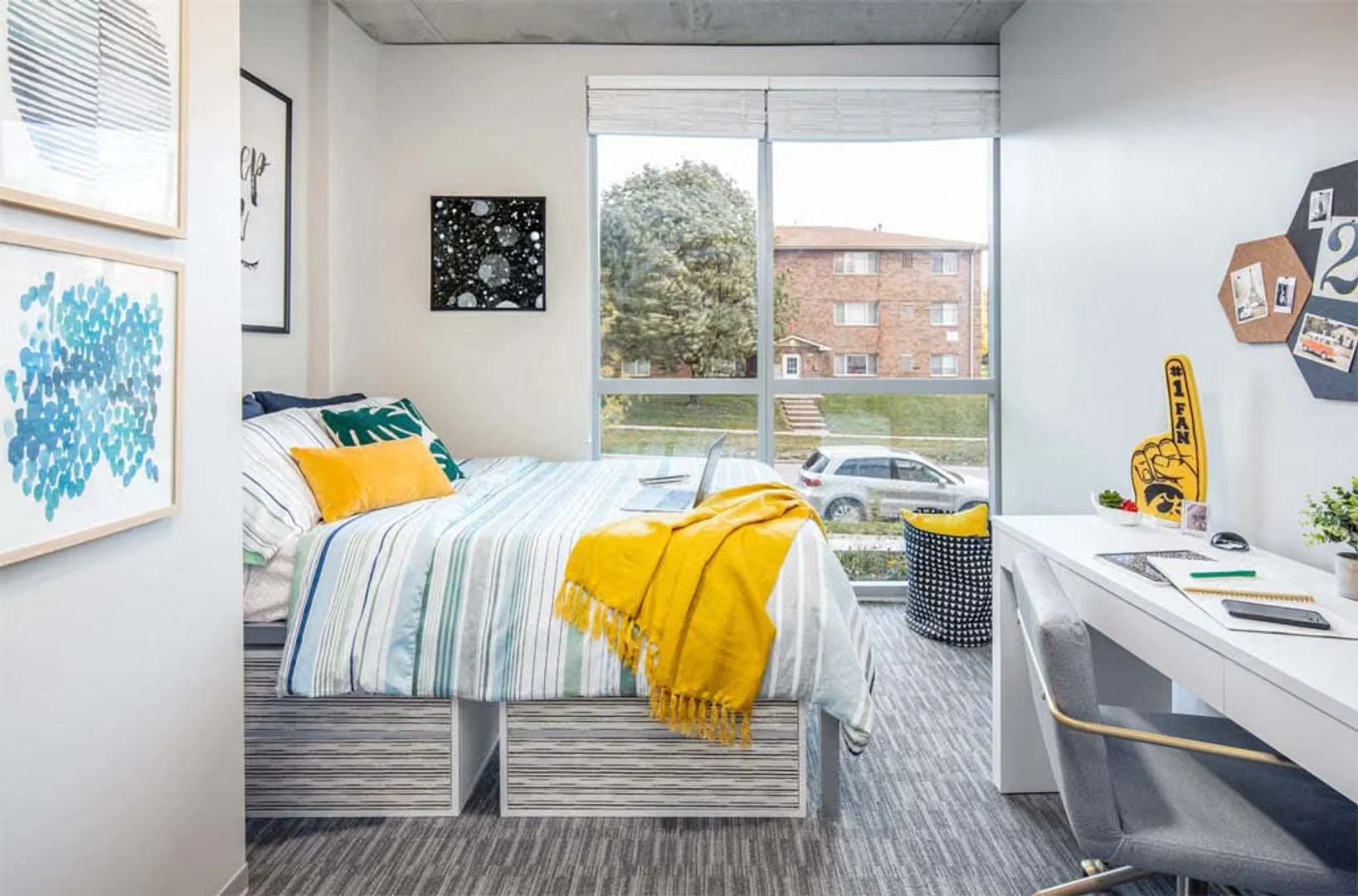 Chambre confortable pour étudiants disponible dans