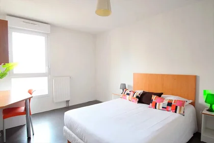 Chambre privée à Rambla des Calissons, image 1 de 10