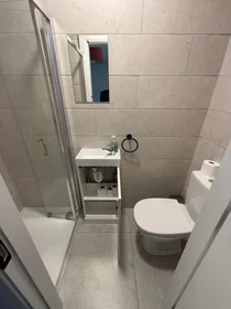 Stanza privata in Greenfields Road, immagine 5 di 24