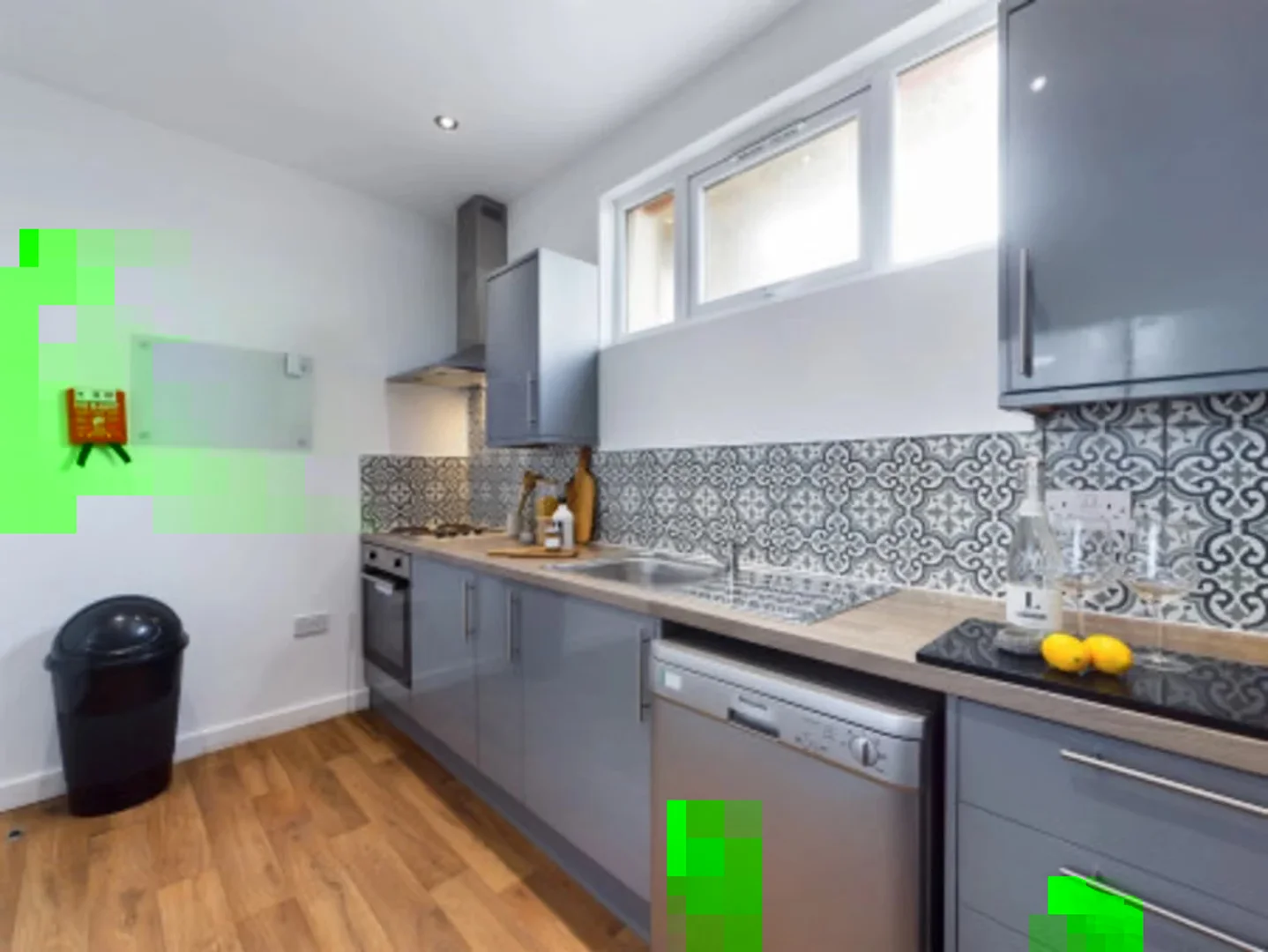 Bright and airy student room with easy university access in 