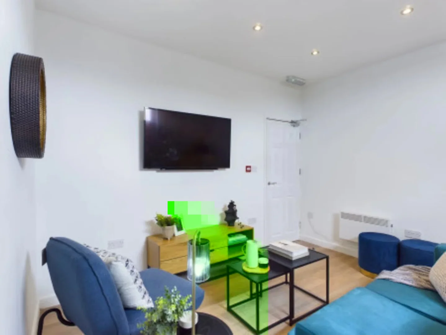 Affordable room for students with ample lighting in 