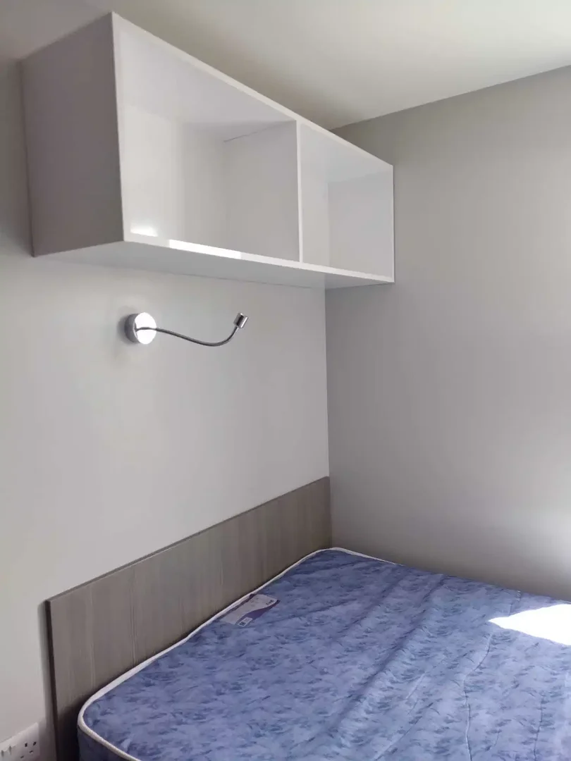 Zimmer in Studentenwohnung in  zu vermieten, voll möbliert