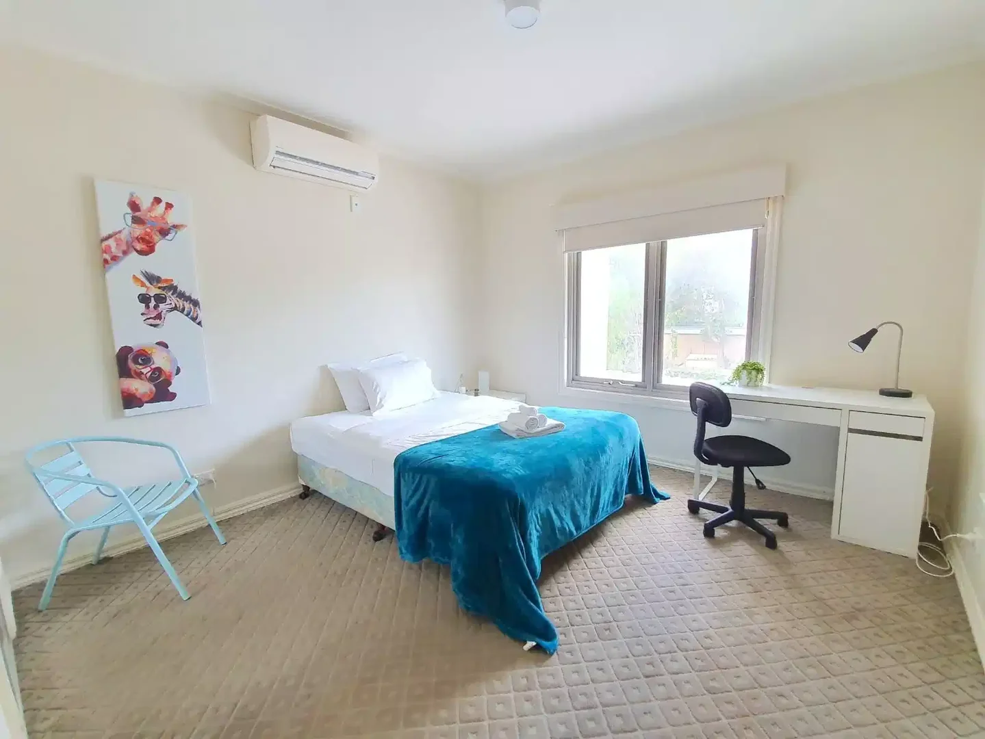 Quarto de estudante económico com localização conveniente em 