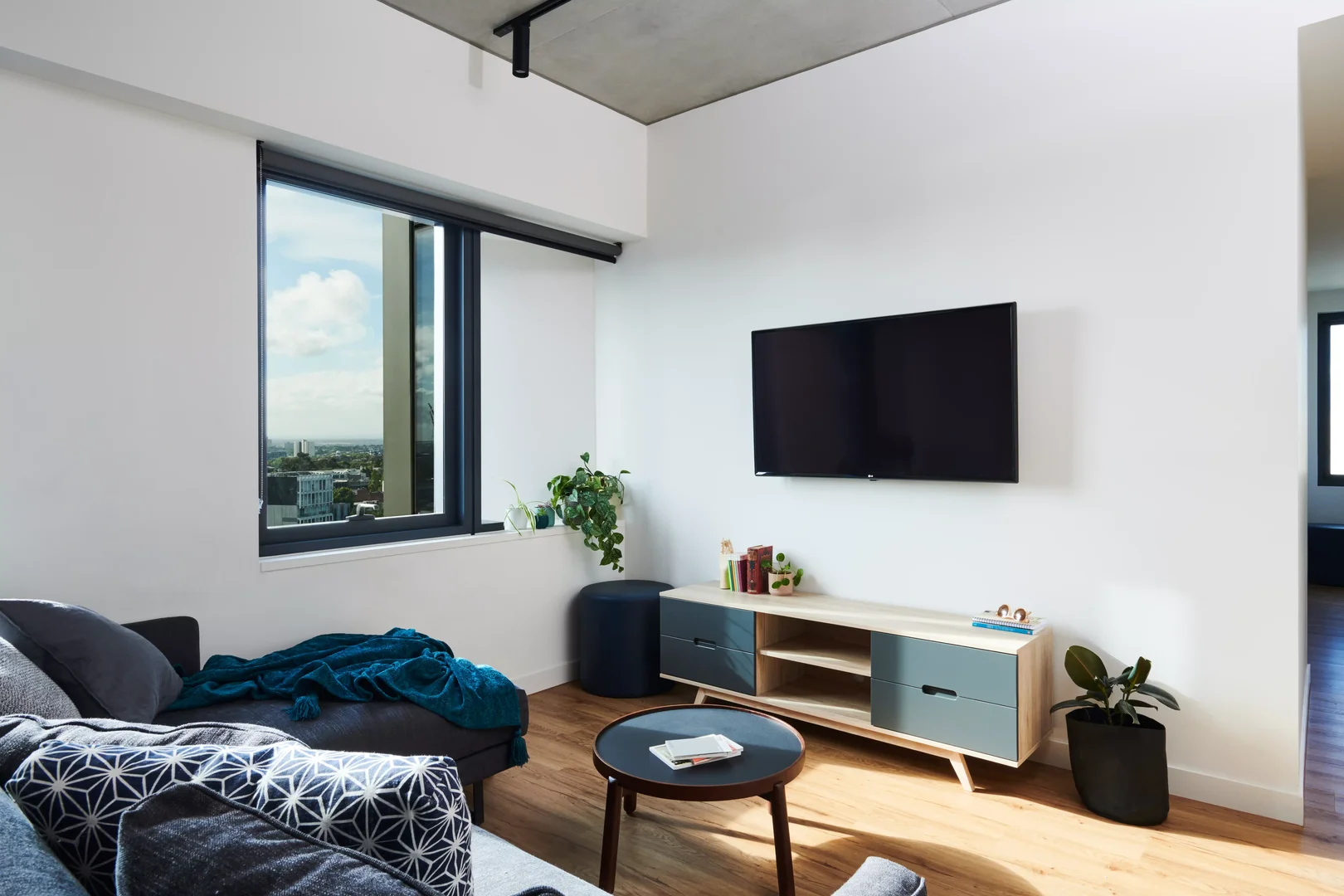 Quarto de estudante em  com área de estudo e instalações partilhadas