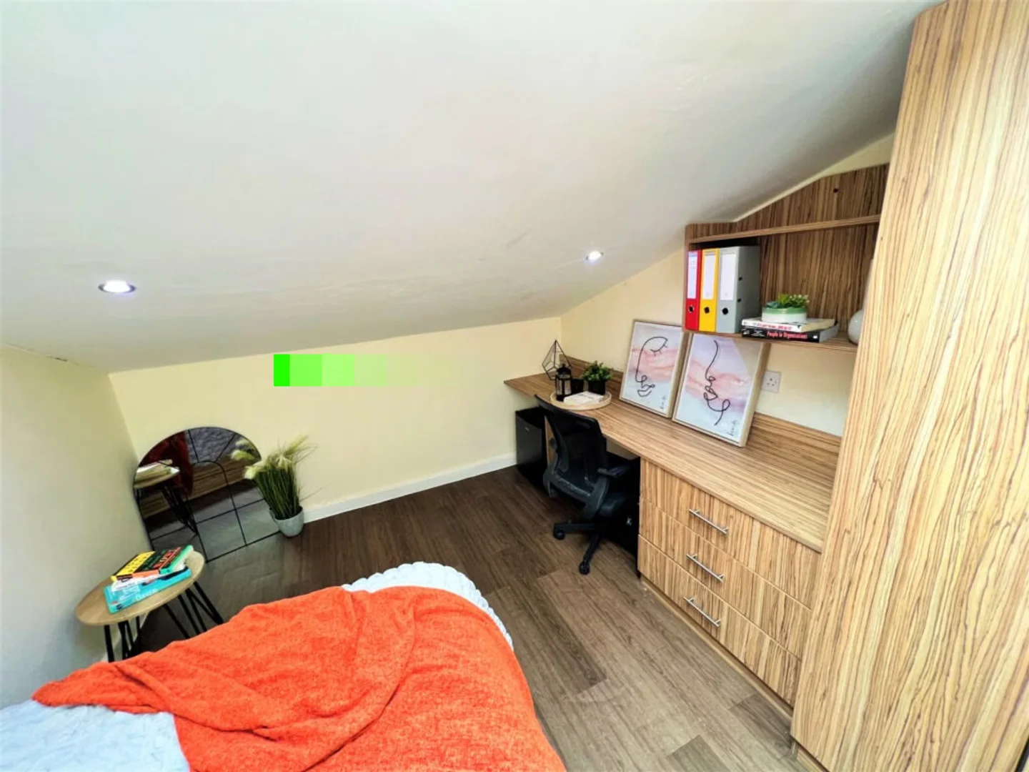 'de öğrenci dairesinde, tamamen mobilyalı kiralık oda