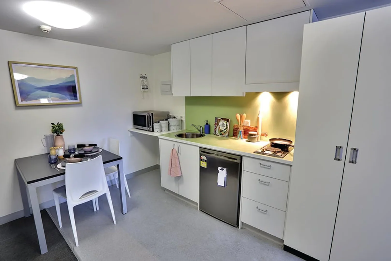 Habitación estudiantil económica cerca del campus en