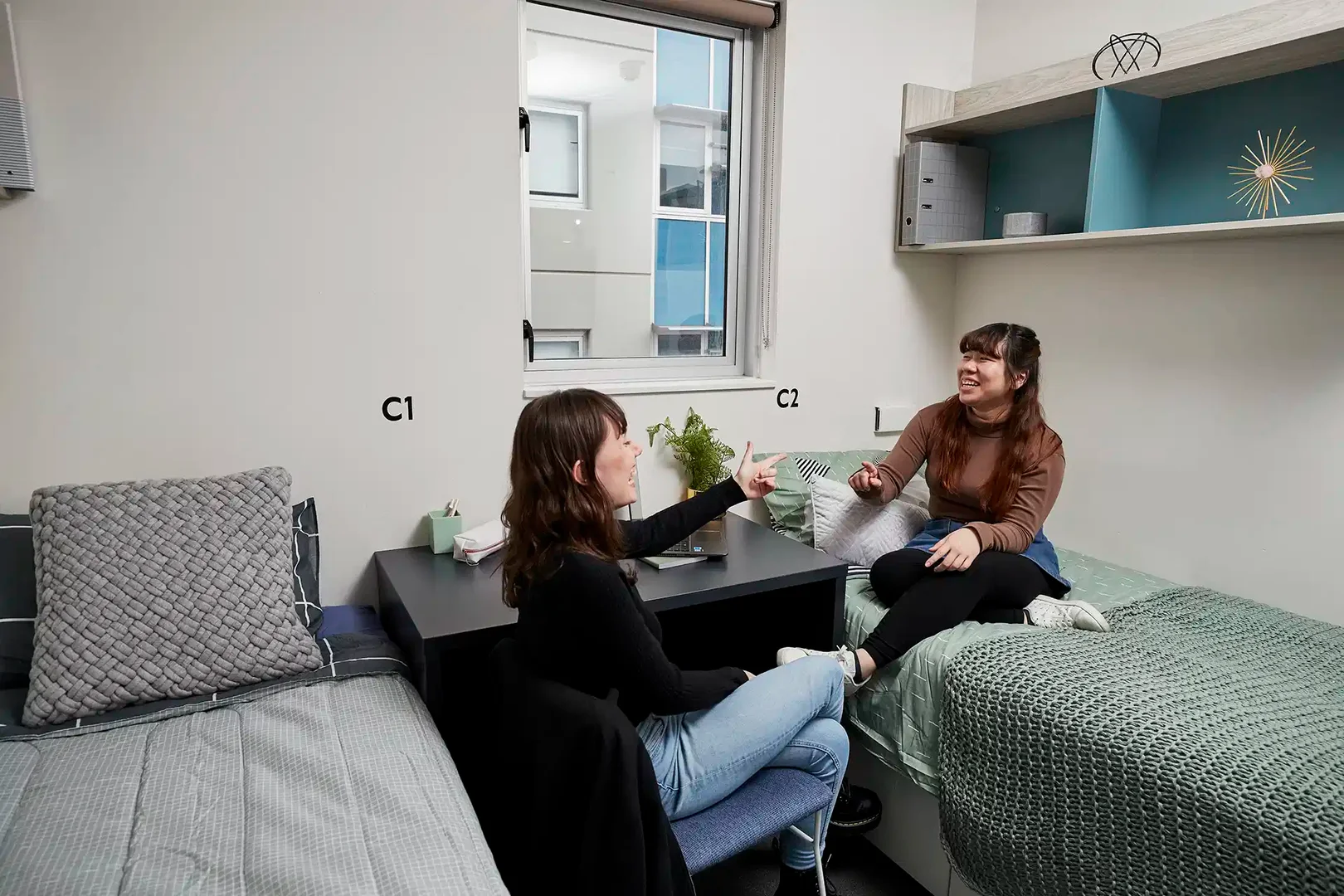 Chambre conviviale pour les étudiants dans avec des équipements modernes