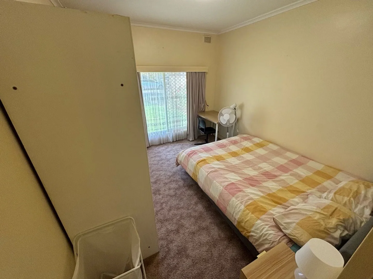 Habitación estudiantil amplia y cómoda en 