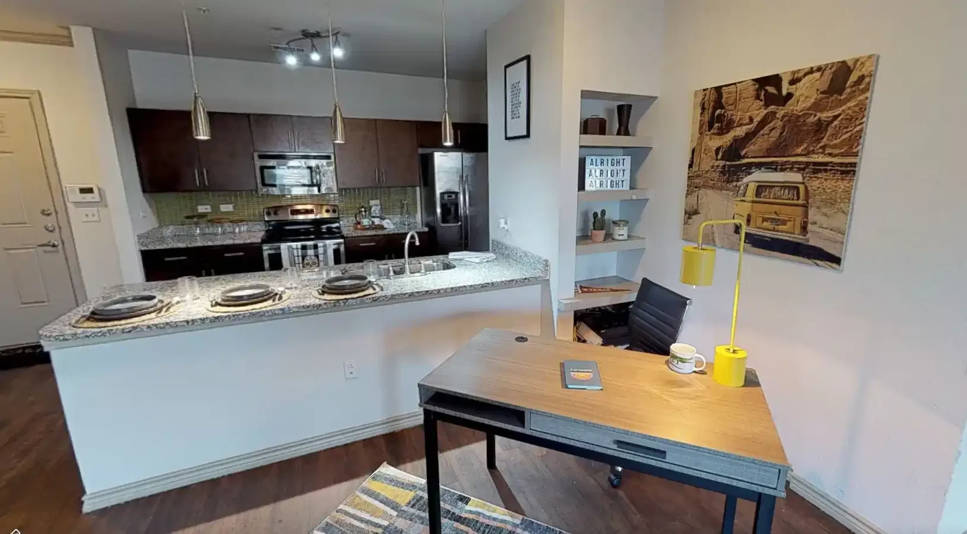 Comfortable and spacious student room in 