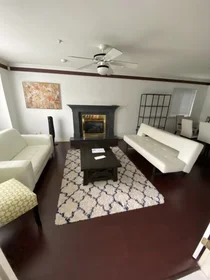 Chambre privée à East 51st Avenue, image 10 de 13