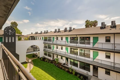 Habitación privada en North Los Robles Avenue, imagen 7 de 28