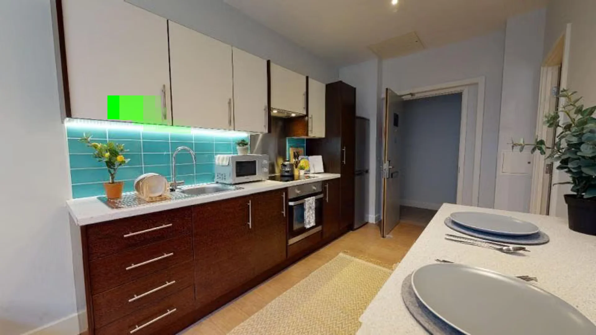Chambre d'étudiant à  avec espace d'étude et installations communes