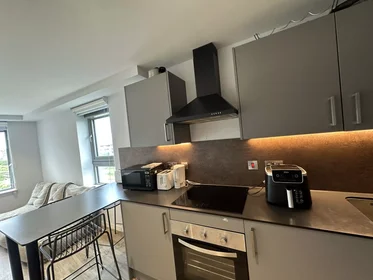 Quarto privado em Dundee Street, imagem 33 de 40