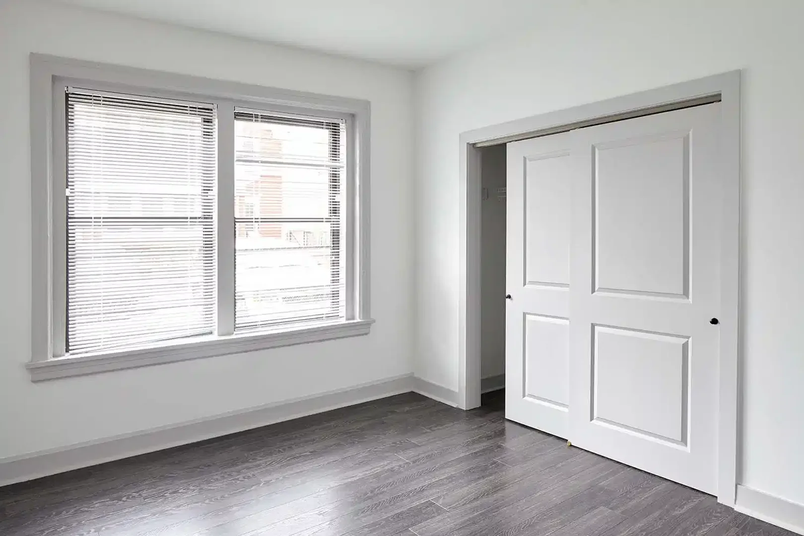 Economical student room with convenient location in 