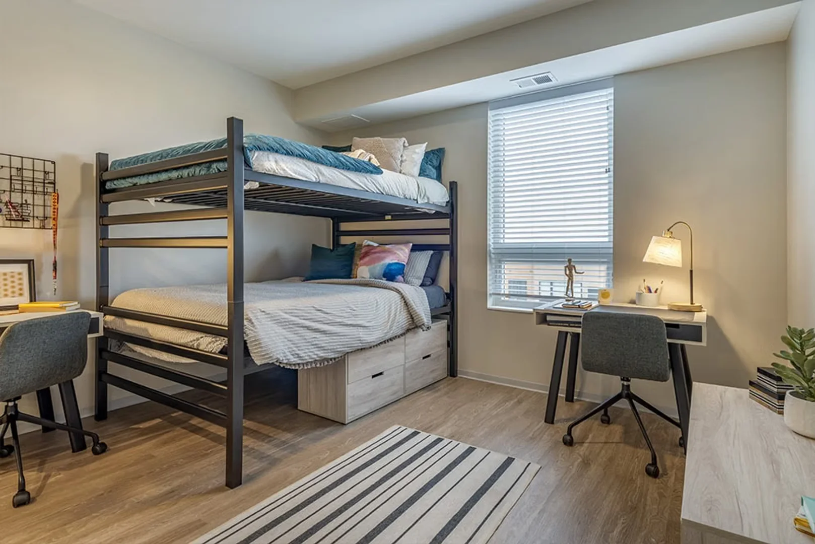 Quarto de estudante económico perto do campus em 