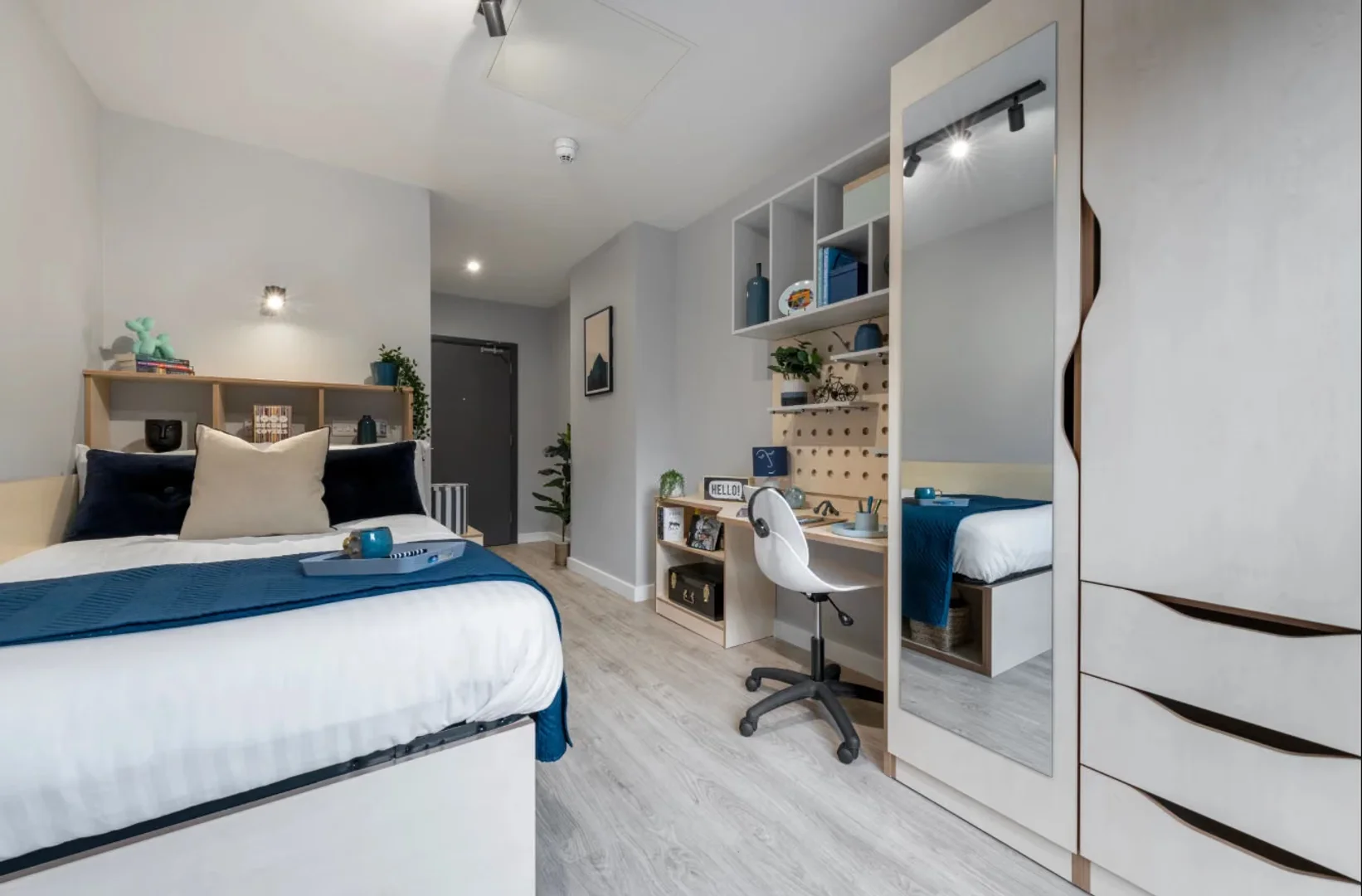 Habitación para estudiantes en  con área de estudio y facilidades compartidas