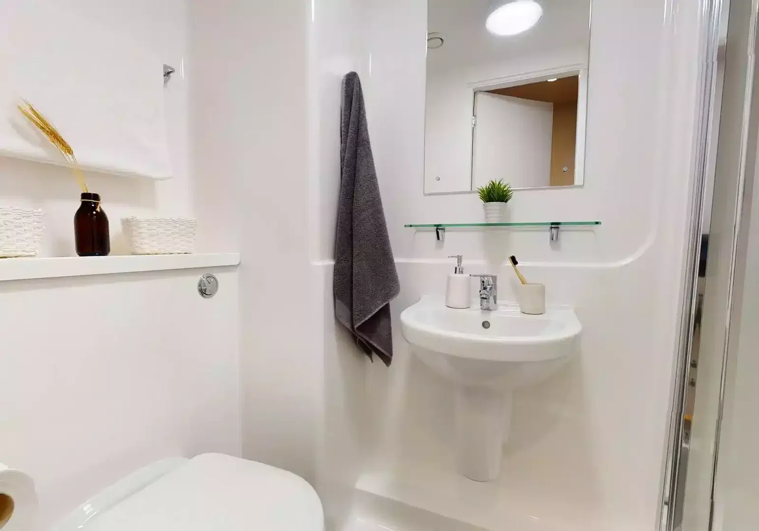 Student-friendly room in  with modern amenities