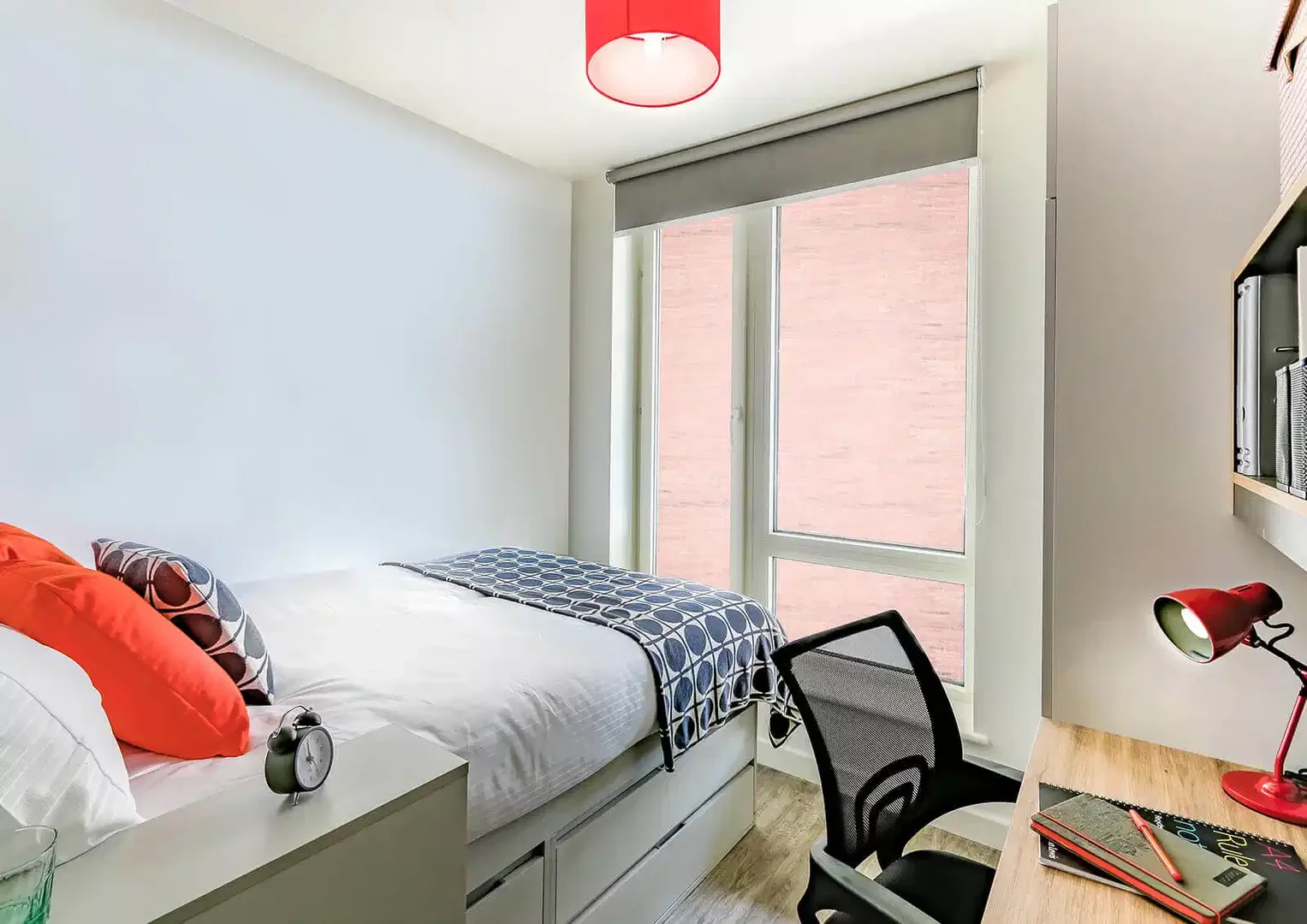 Zimmer in Studentenwohnung in  zu vermieten, voll möbliert