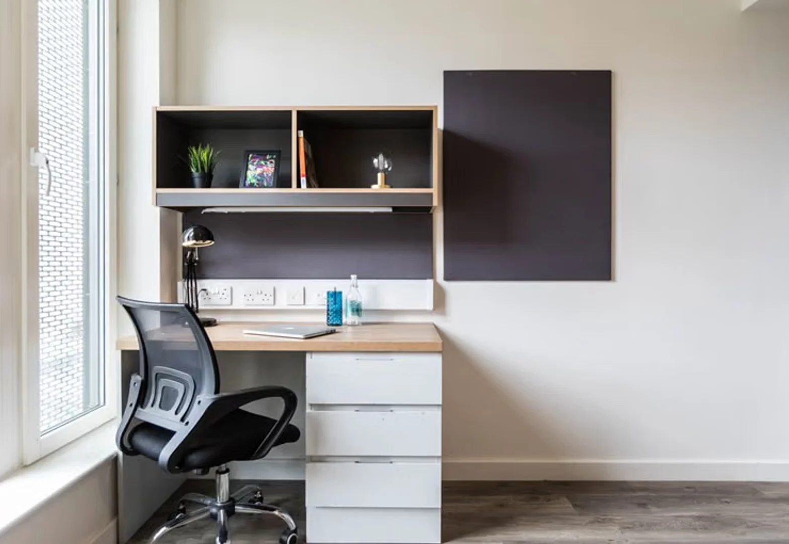 Quarto acolhedor para estudantes disponível em