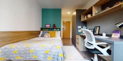 Private room at North End Road, image 1 of 10