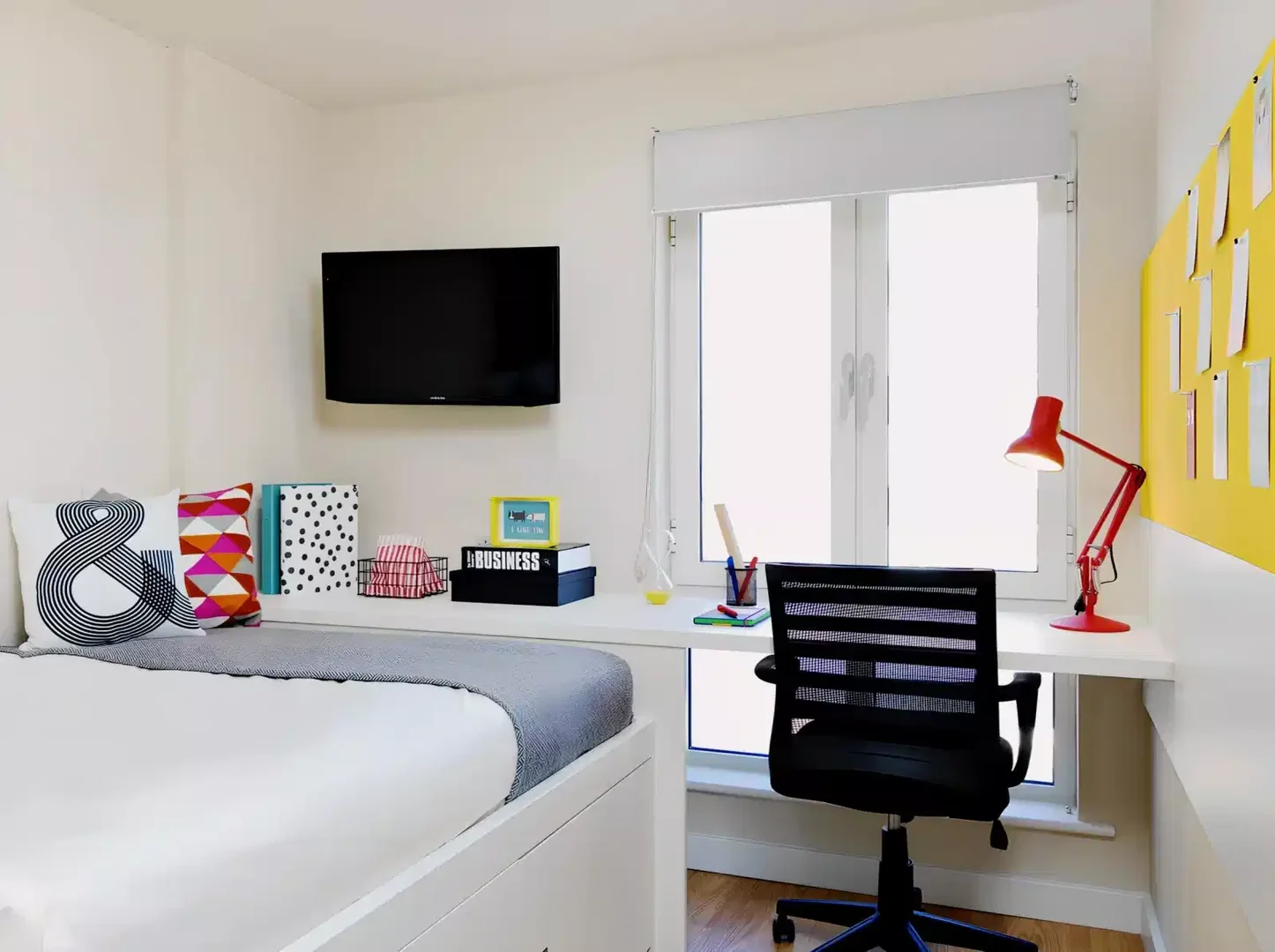 Quarto para alugar em apartamento de estudantes em , totalmente mobilado