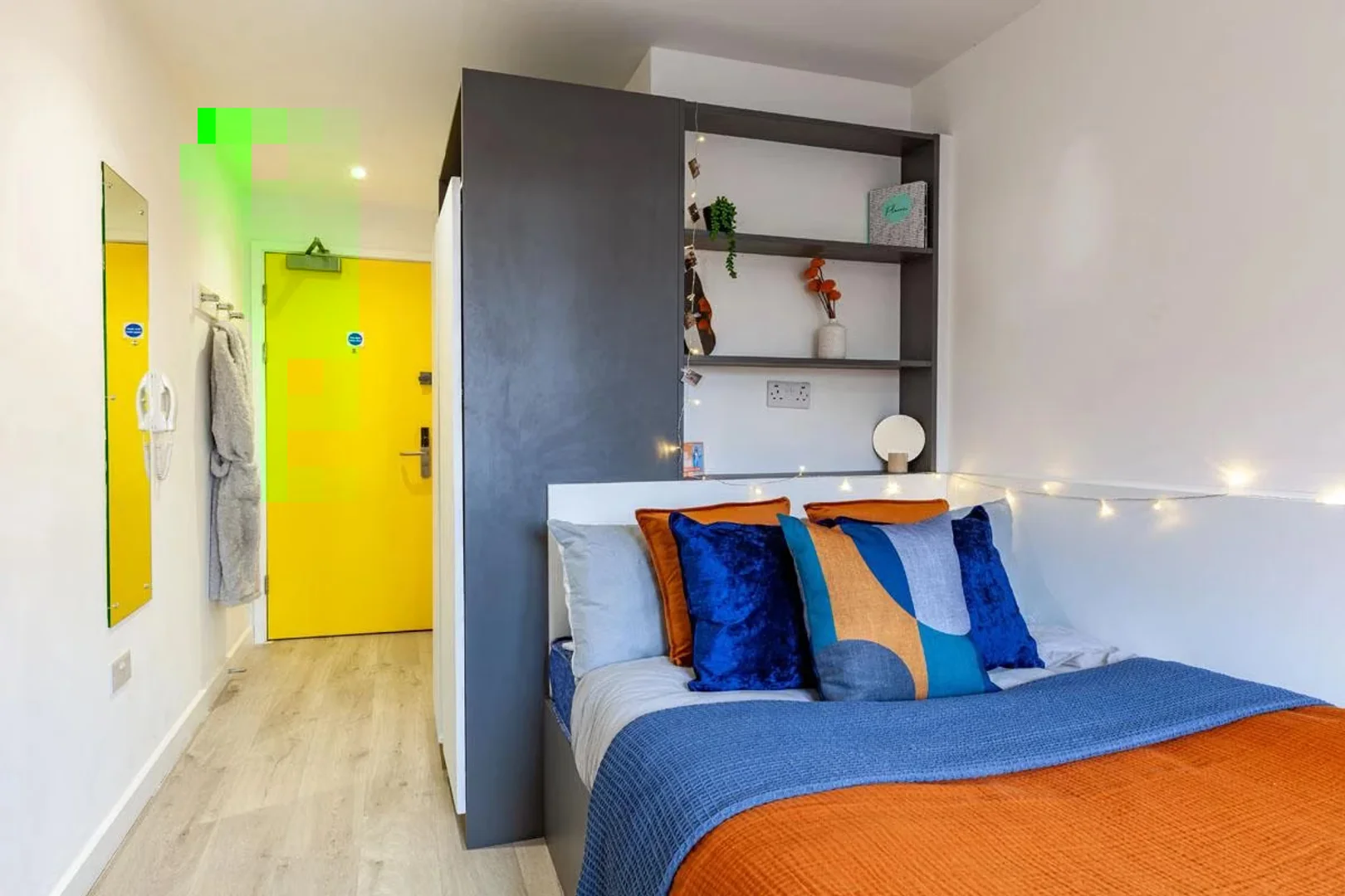 Funktionelles Studentenzimmer perfekt zum Studieren in