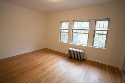 Habitación privada en South Cornell Avenue, imagen 1 de 10