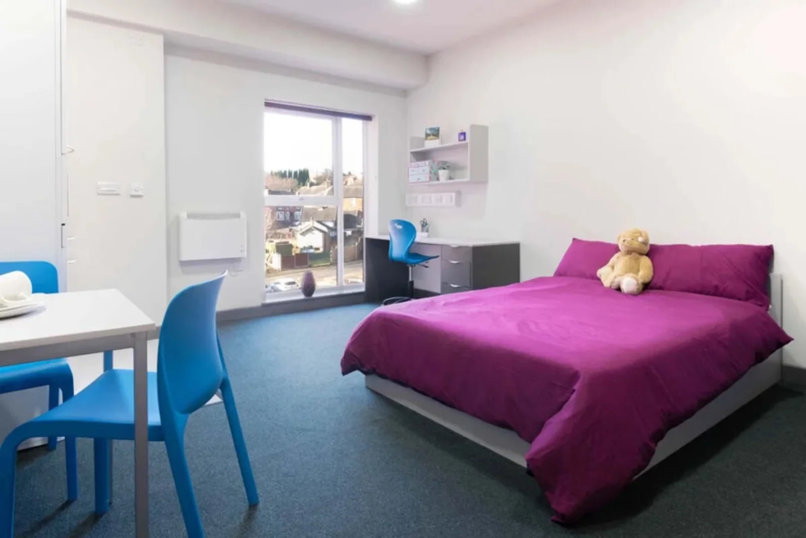 Habitación para estudiantes en  con modernas comodidades