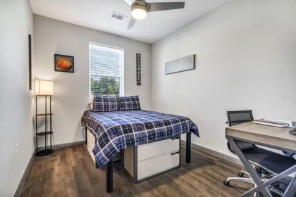 Habitación privada en East Daugherty Street, imagen 1 de 10
