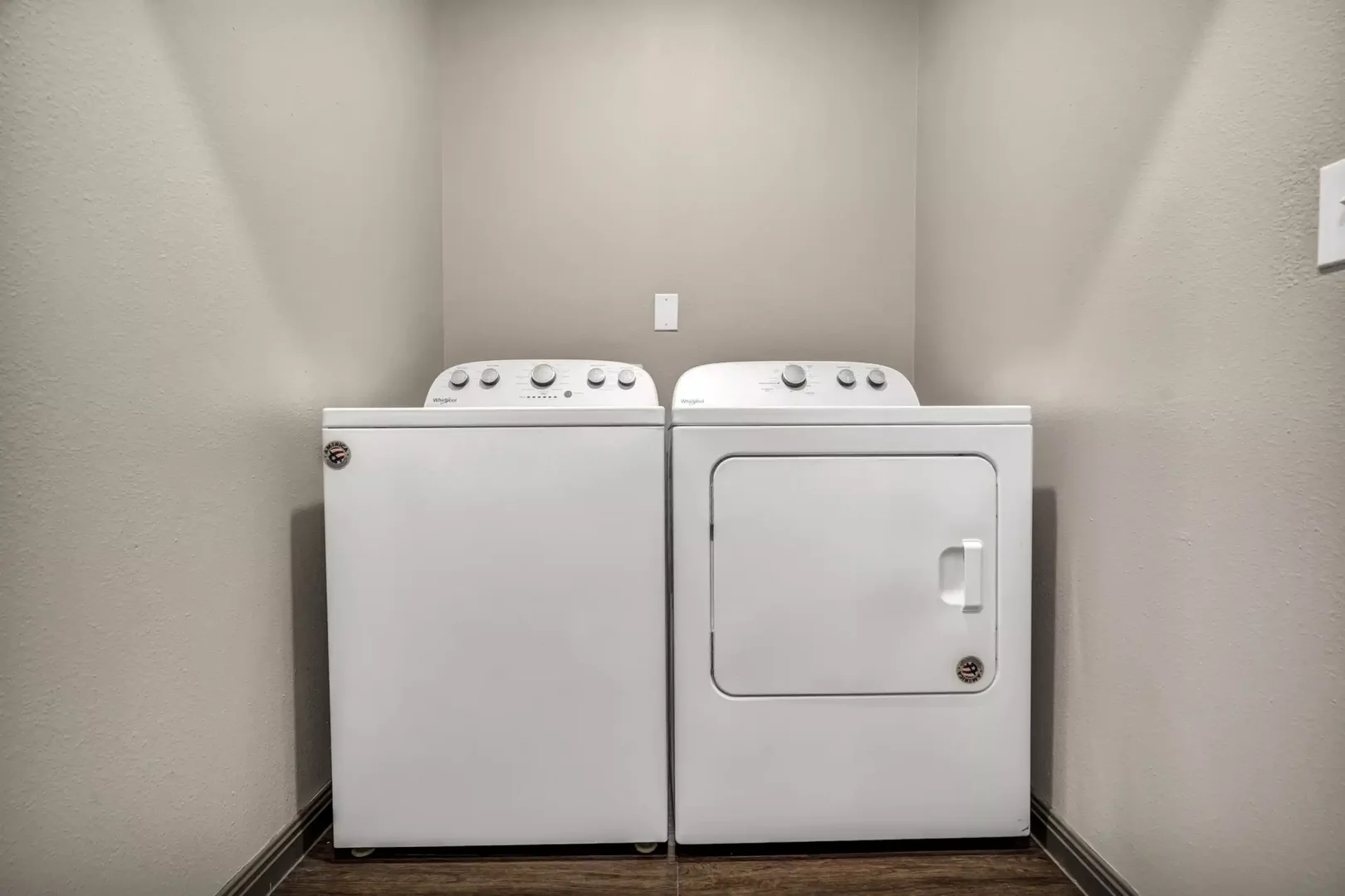 Habitación estudiantil luminosa y aireada con fácil acceso a la universidad en 