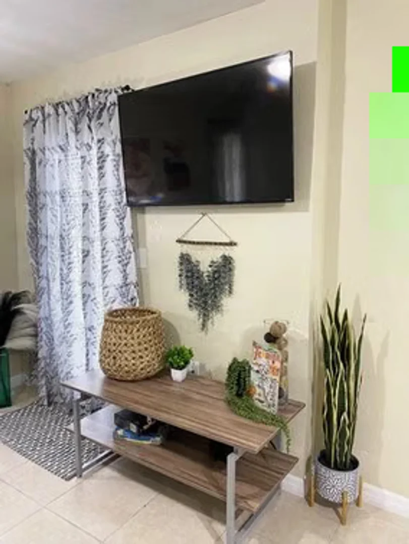 Habitación estudiantil económica cerca del campus en 