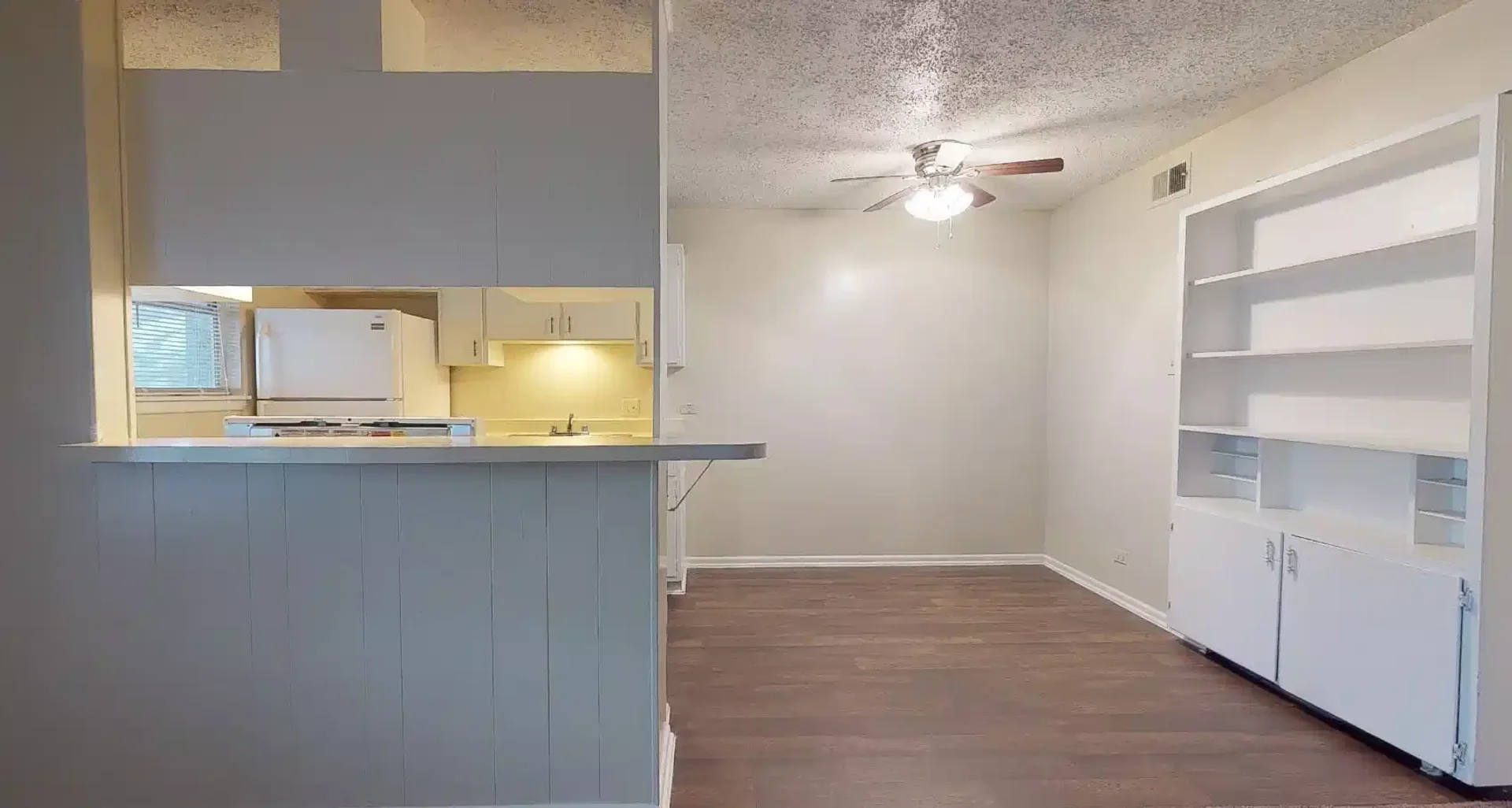 Economical student room with convenient location in 