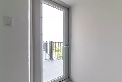 Quarto privado em South Kingshighway Boulevard, imagem 18 de 49