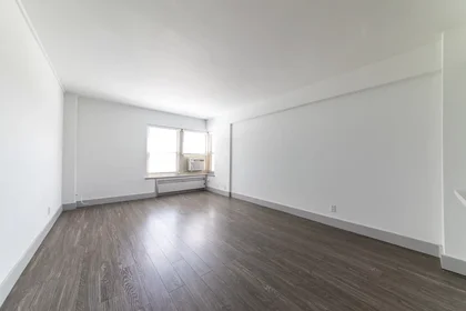Quarto privado em South Kingshighway Boulevard, imagem 22 de 49