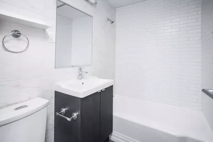 Quarto privado em South Kingshighway Boulevard, imagem 6 de 49