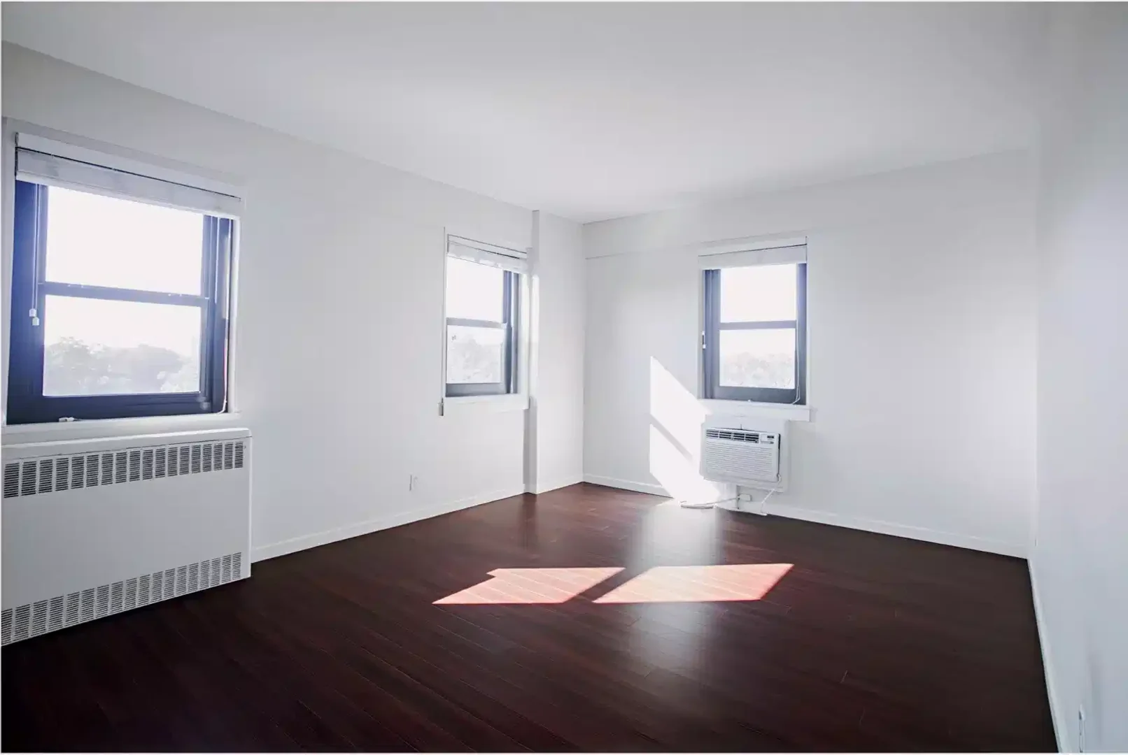 Quarto de estudante em  com área de estudo e instalações partilhadas