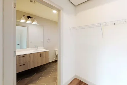 Private room at East Armour Boulevard, image 5 of 28