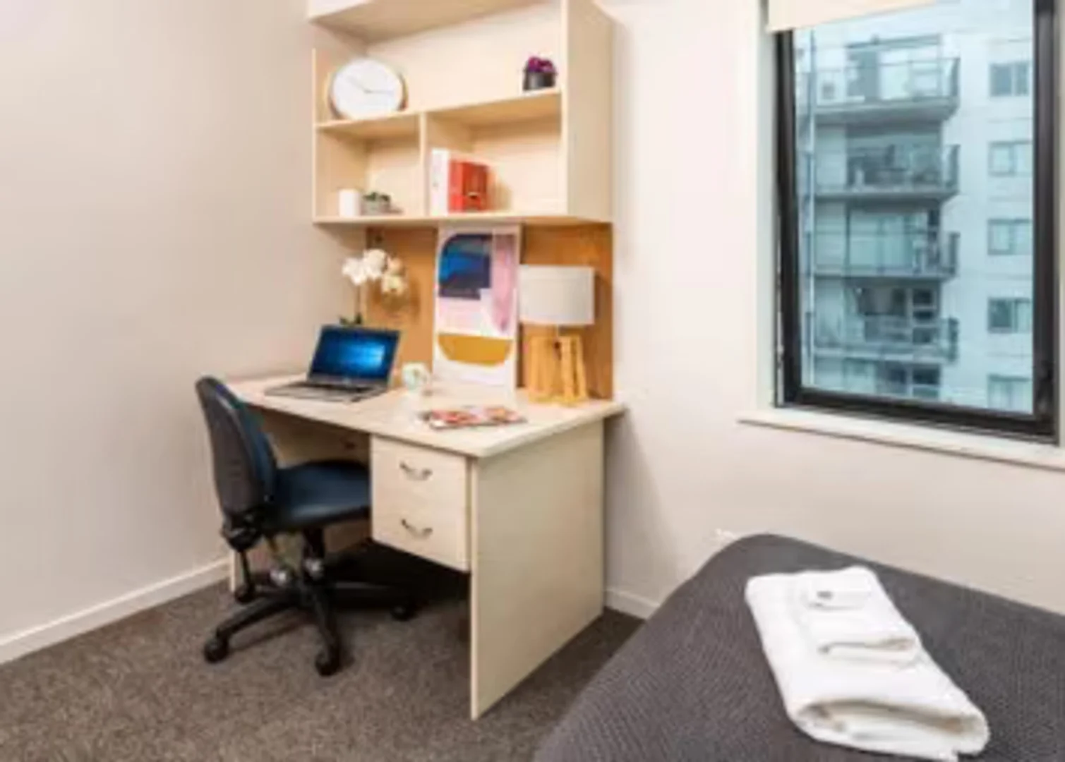 Quarto de estudante funcional perfeito para estudar em 