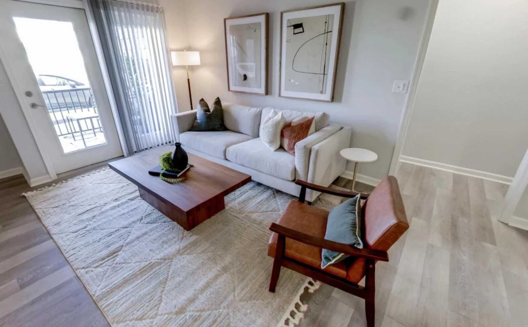 Chambre confortable pour étudiants disponible dans 