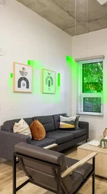 Quarto privado em 24th Avenue Northeast, imagem 6 de 49