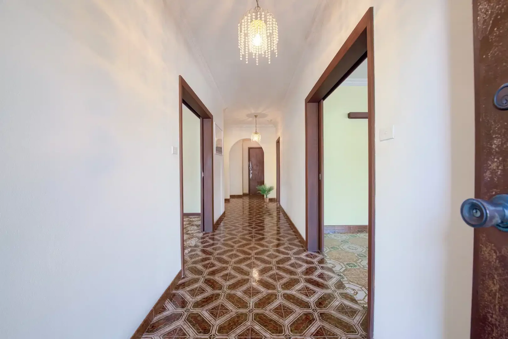 Quarto de estudante em  com área de estudo e instalações partilhadas