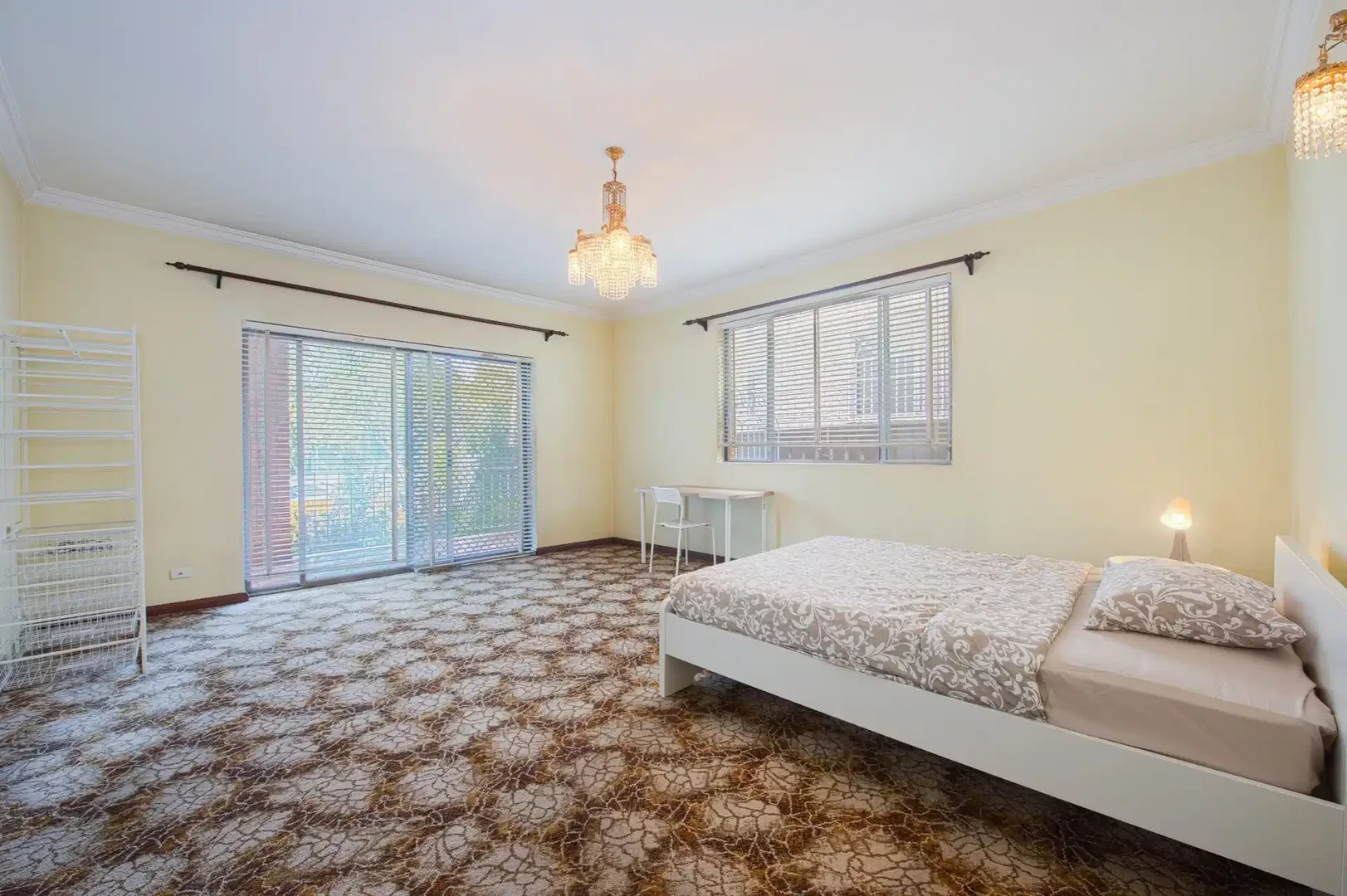 Quarto de estudante económico com localização conveniente em 
