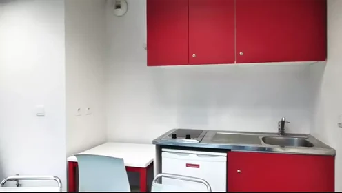 Kawalerka Rue Anatole France, obraz 13 17