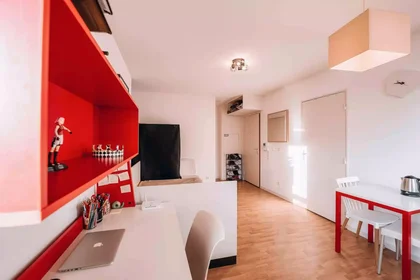 Kawalerka Rue Anatole France, obraz 3 17