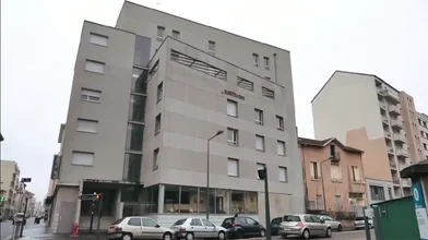 Kawalerka Rue Anatole France, obraz 8 17