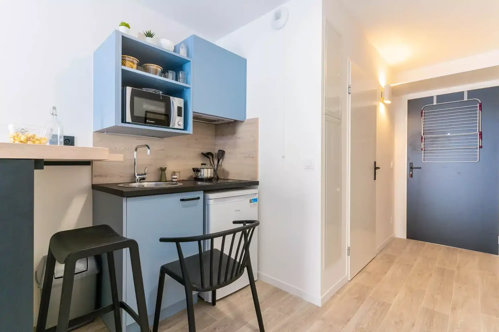 Studio moderne pour étudiants avec toutes les commodités dans 
