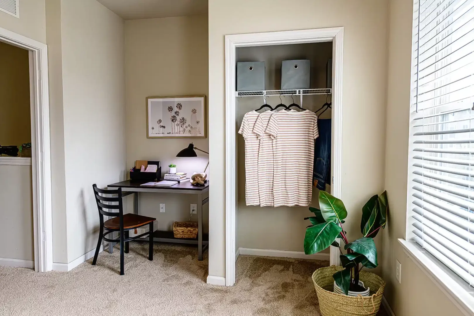 Comfortable and spacious student room in 
